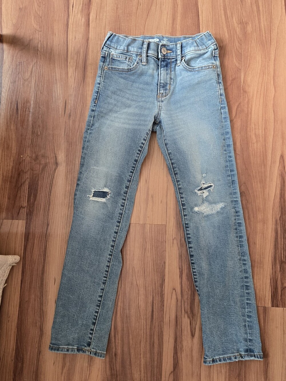 Old Navy Karate Slim Kids 8 EUC Light Blue Distressed Jeans